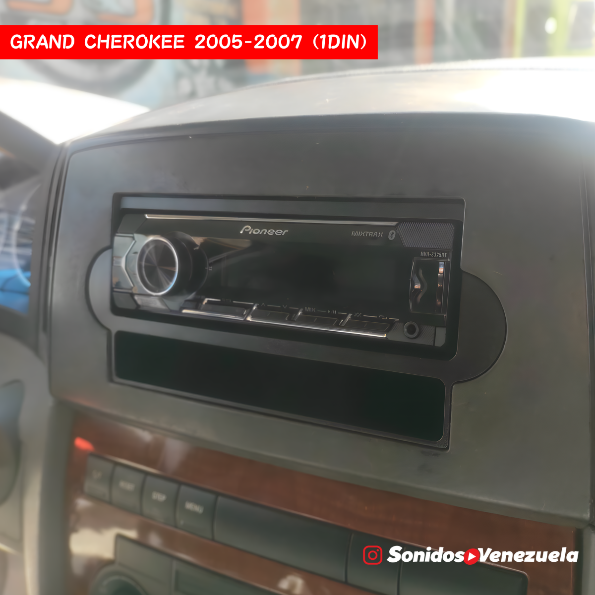 Adaptador de Reproductor 1 DIN Para Chrysler Jeep Dodge 3ra Generación instalado